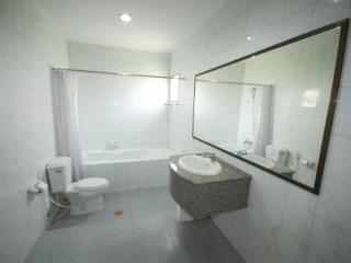 Room thumbnail 3