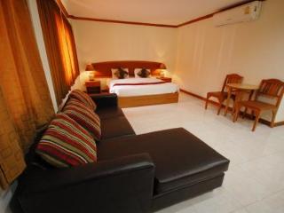 Room thumbnail 4