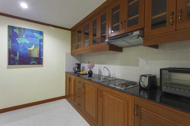 Room thumbnail 71