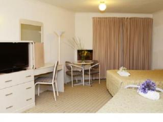 Room thumbnail 4