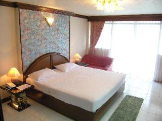 Room thumbnail 12