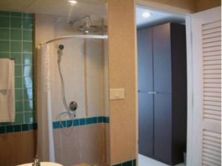 Room thumbnail 3