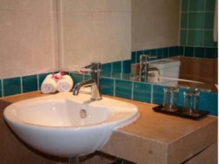 Room thumbnail 4