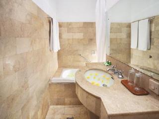 Room thumbnail 8