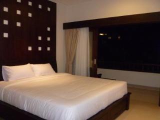 Room thumbnail 3
