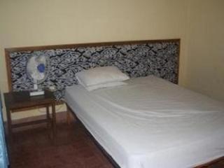 Room thumbnail 4