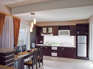 Room thumbnail 4