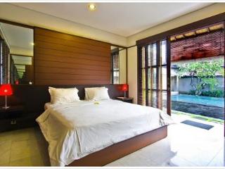 Room thumbnail 4