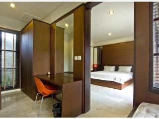 Room thumbnail 5