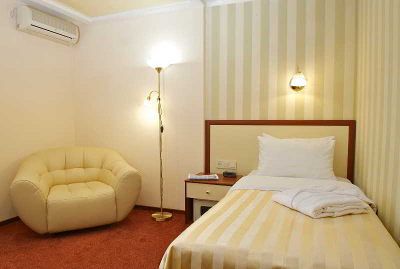 Room thumbnail 2