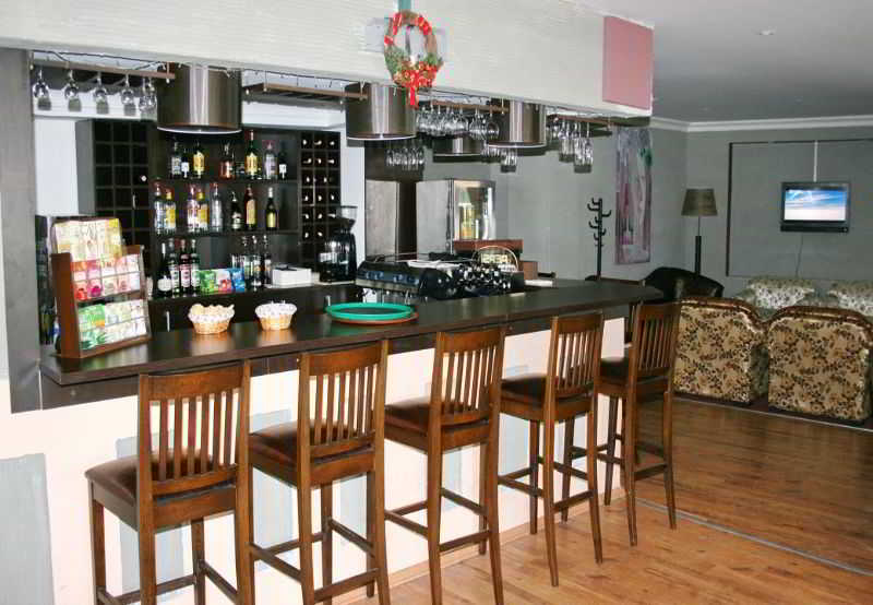 Bar
 di Uslan Hotel 