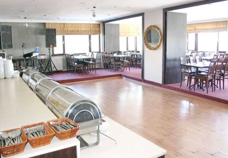 Restaurant
 di Uslan Hotel 