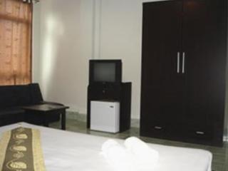 Room thumbnail 5