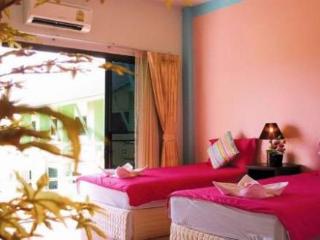 Room thumbnail 3