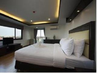 Room thumbnail 8