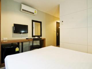 Room thumbnail 4