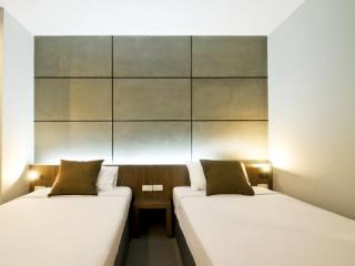 Room thumbnail 6