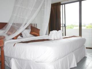 Room thumbnail 4