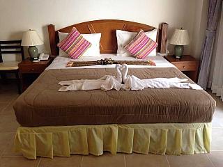 Room thumbnail 3