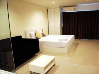 Room thumbnail 4
