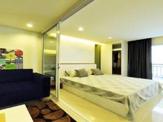 Room thumbnail 6