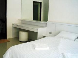 Room thumbnail 12