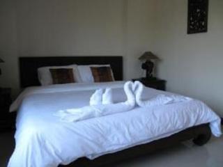Room thumbnail 4