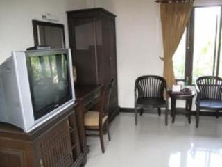 Room thumbnail 6
