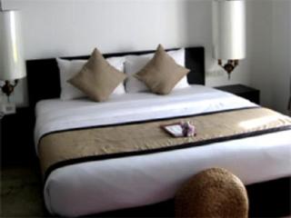 Room thumbnail 9