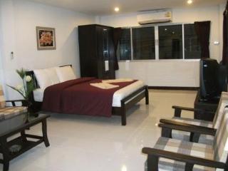 Room thumbnail 4