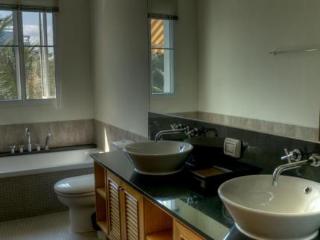 General view thumbnail 2