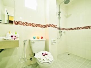 Room thumbnail 9