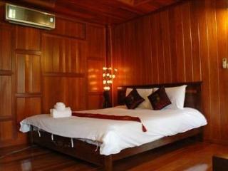 Room thumbnail 3