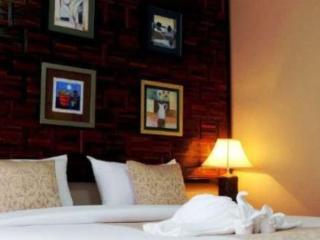 Room thumbnail 9