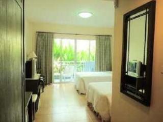 Room thumbnail 8