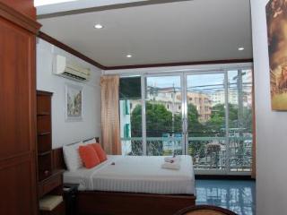 Room thumbnail 2