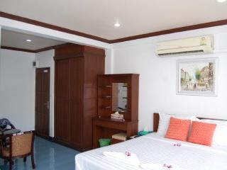 Room thumbnail 6