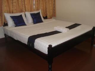 Room thumbnail 4