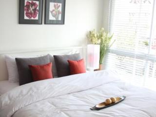 Room thumbnail 2