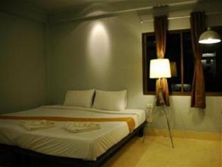 Room thumbnail 8