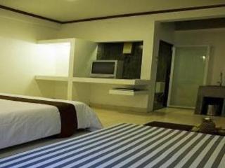 Room thumbnail 16