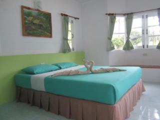 Room thumbnail 5