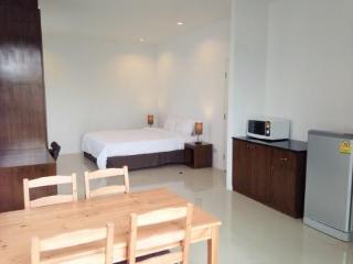 Room thumbnail 1