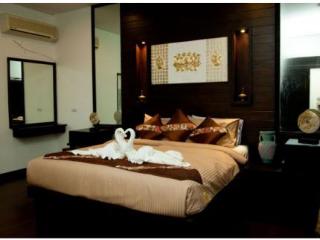 Room thumbnail 4