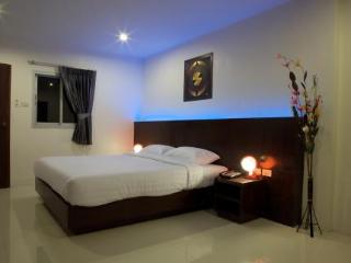 Room thumbnail 7