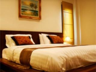 Room thumbnail 4