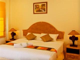 Room thumbnail 6