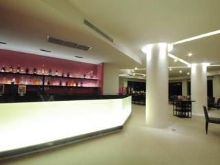 Bar thumbnail 3