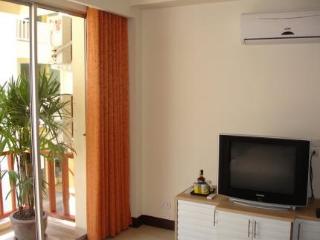 Room thumbnail 3