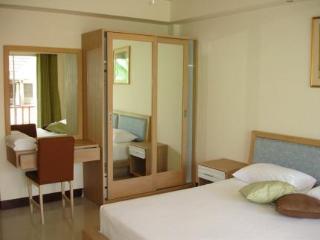 Room thumbnail 4